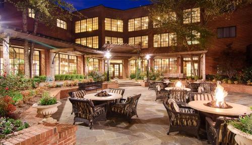DoubleTree Suites by Hilton Charlotte/SouthPark in Charlotte, USA