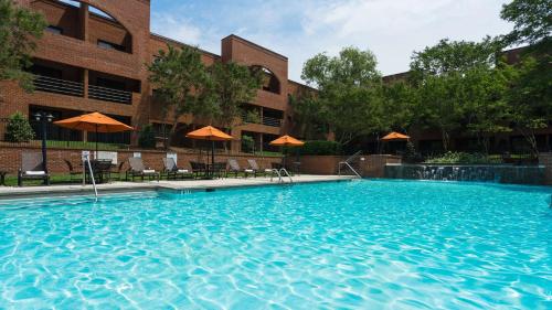 DoubleTree Suites by Hilton Charlotte/SouthPark - image 9