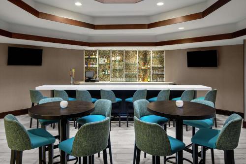DoubleTree Suites by Hilton Charlotte/SouthPark - image 6