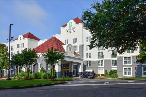 Embassy Suites by Hilton Atlanta Airport in Atlanta, USA