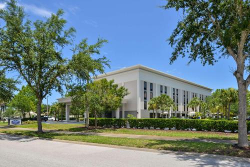 Photo - Hampton Inn Vero Beach Outlets