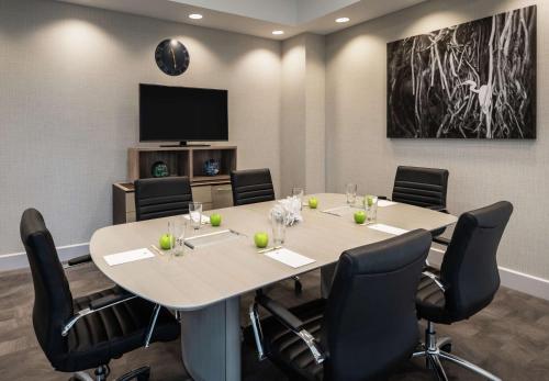 DoubleTree by Hilton Miami Doral - image 6