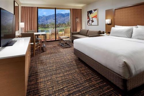 ดับเบิลทรี บาย ฮิลตัน กอล์ฟ รีสอร์ต ปาล์ม สปริง (DoubleTree by Hilton Golf Resort Palm Springs) in คาทีดรัล ซิตี้ (CA)