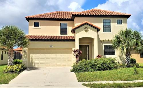 Four Bedroom Pool Home -- 2654 RC -- VUSA Four Bedroom Pool Home in Davenport, USA