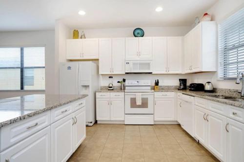 Four Bedroom Pool Home -- 2654 RC -- VUSA Four Bedroom Pool Home in Davenport, USA