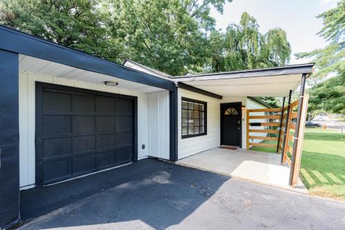 Lovely Landing Pad near Lambert Airport 3 bed bath in Berkeley, USA