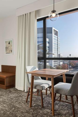Tapestry By Hilton The Fort Sutter Hotel Sacramento Ca - image 14