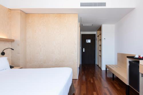 Maroa Hotel - main image