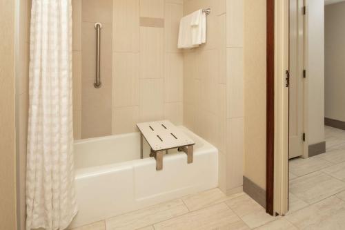 Hilton Bellevue - image 7