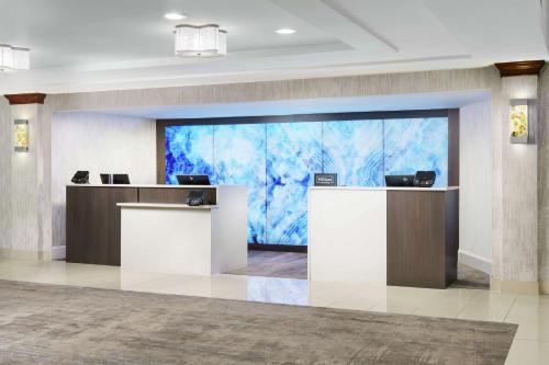 Lobby, DoubleTree by Hilton Orlando Airport in Orlando International Airport