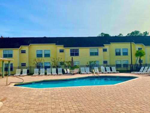 Three-Bedroom Apartment - 5009 LBC - VUSA - image 13