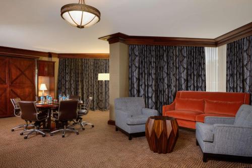 Hilton Houston Westchase - image 14