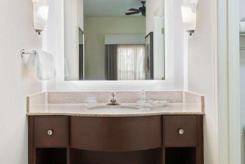 2 bedrooms, 4 beds