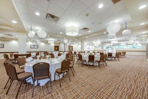 DoubleTree by Hilton Binghamton - image 12