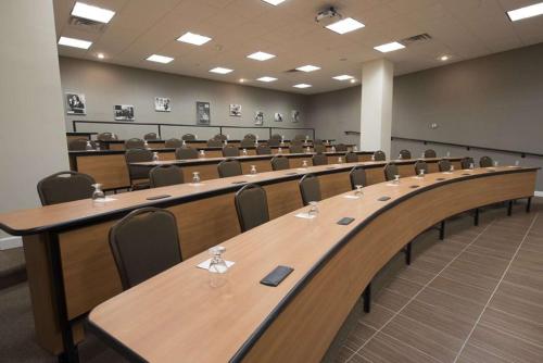 DoubleTree by Hilton Binghamton - image 11