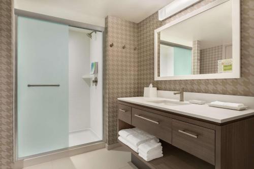King Studio Suite image 6