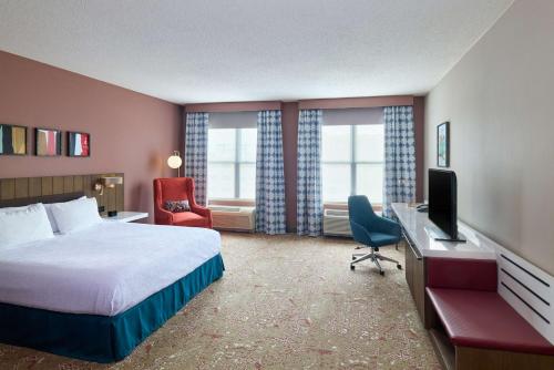 Hilton Garden Inn Bloomington - image 2