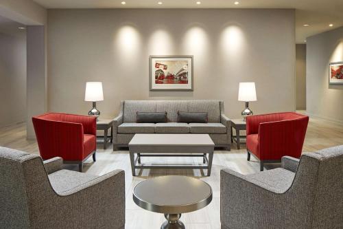 Hampton Inn Long Beach Airport Ca - main image