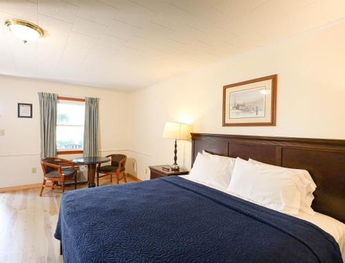Chatham Travel Lodge in Old Chatham, USA