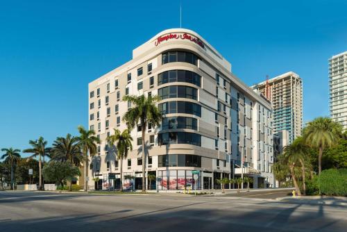 . Hampton Inn & Suites Miami Wynwood Design District, FL