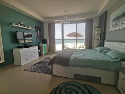 Amazing Studio by the beach