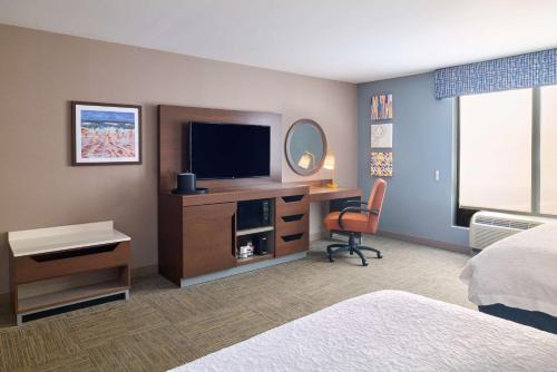 Hampton Inn & Suites Providence / Smithfield