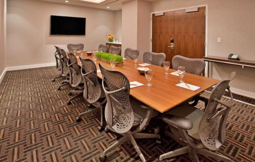 Hilton Garden Inn Central Park South - image 33