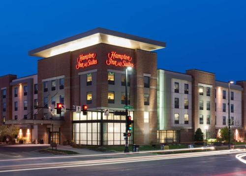 Hampton Inn & Suites Omaha-Downtown