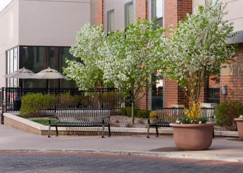 Hampton Inn By Hilton And Suites Omaha Downtown