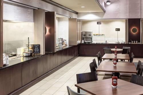 Embassy Suites by Hilton Tampa Brandon in Tampa, USA