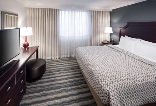Two-Room King Suite - Non-Smoking image 2
