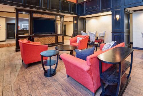 Hampton Inn & Suites Waco-South