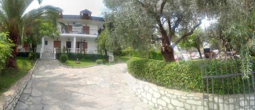  Viki Studios and Apartments in Skala Potamias