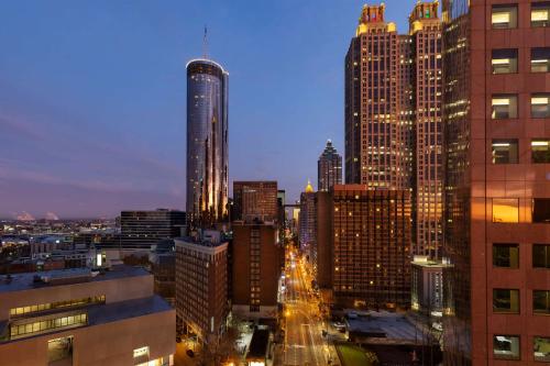 The Candler Hotel Atlanta, Curio Collection by Hilton