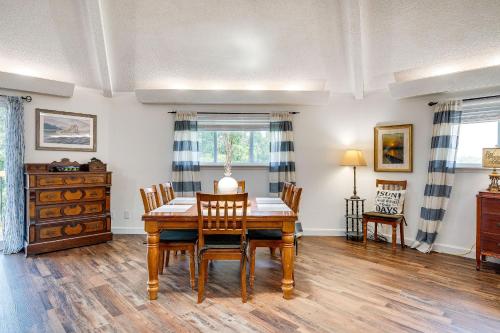 Guntersville Hideaway with Mountain and Lake Views! in Albertville, USA