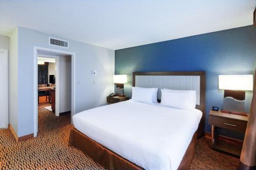 2 bedrooms, 4 beds