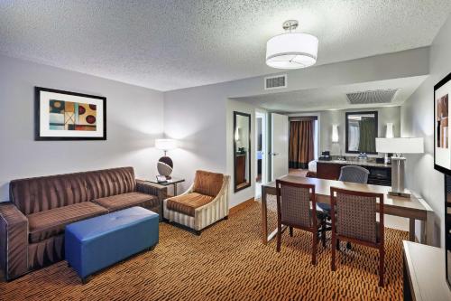 Two-Room King Suite - Non-Smoking image 2