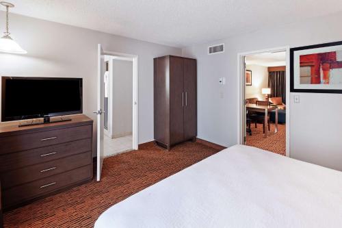 Executive King Room - Non-Smoking image 2