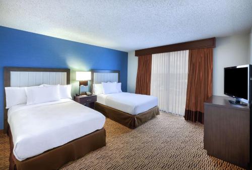 Suite with Two Double Beds - Non-Smoking image 2