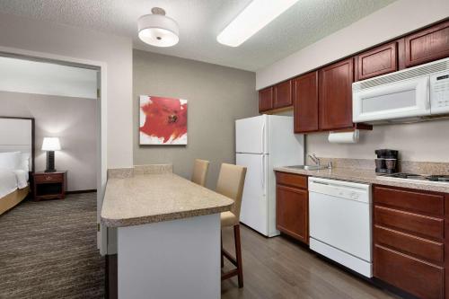 Homewood Suites by Hilton Dallas-Arlington - image 12