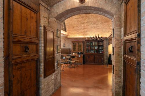Паб/Коктейль-бар, Hotel Ristorante Borgo Antico in Монтероні Д"Арбія