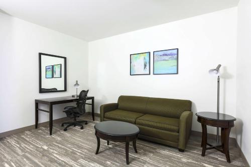 Hilton Garden Inn Norman - image 9