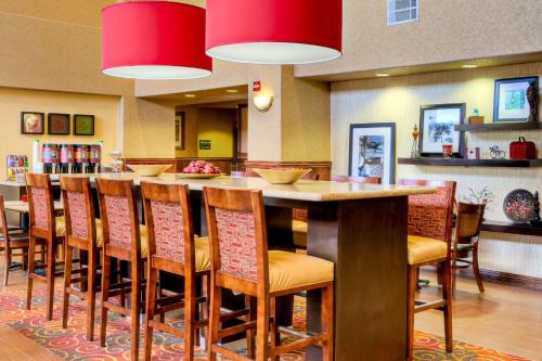 Hampton Inn & Suites Palmdale