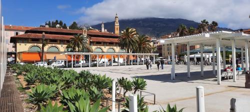 3 pieces traversant mer montagne, 60 M2, calme in Gorbio