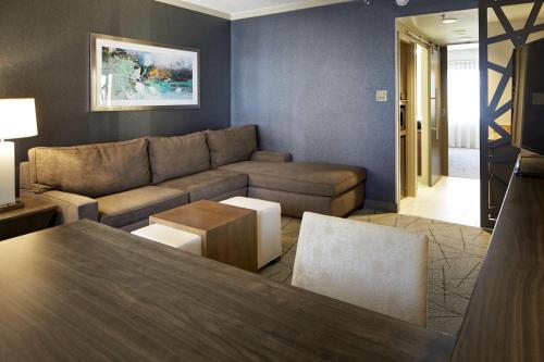 Two-Room King Suite - Non-Smoking image 2
