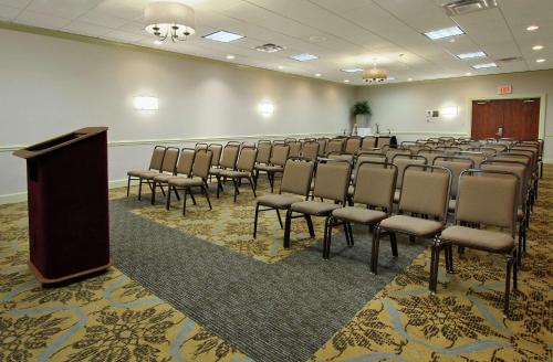 DoubleTree by Hilton Mahwah