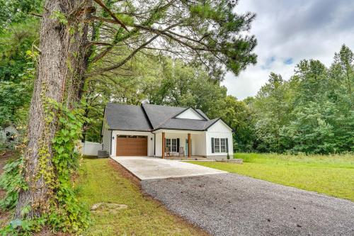 Modern Kentucky Lake Home Pool and Boat Ramp Access