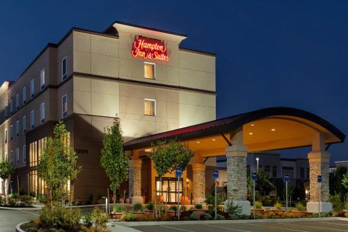 Hampton Inn & Suites Portland/Hillsboro-Evergreen Park - image 10