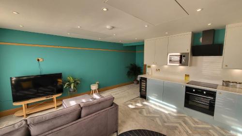 Sunset Point Apts - North Shore Suite Room Type - Deluxe Apartment