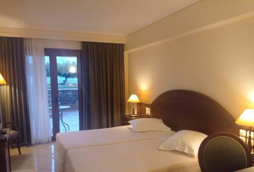 Europa Beach Hotel - image 3